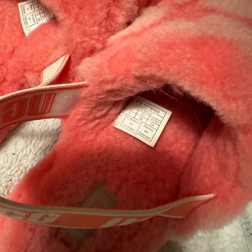 Ugg Fluff Yea Slides Pink Daisy Euc!! - image 2